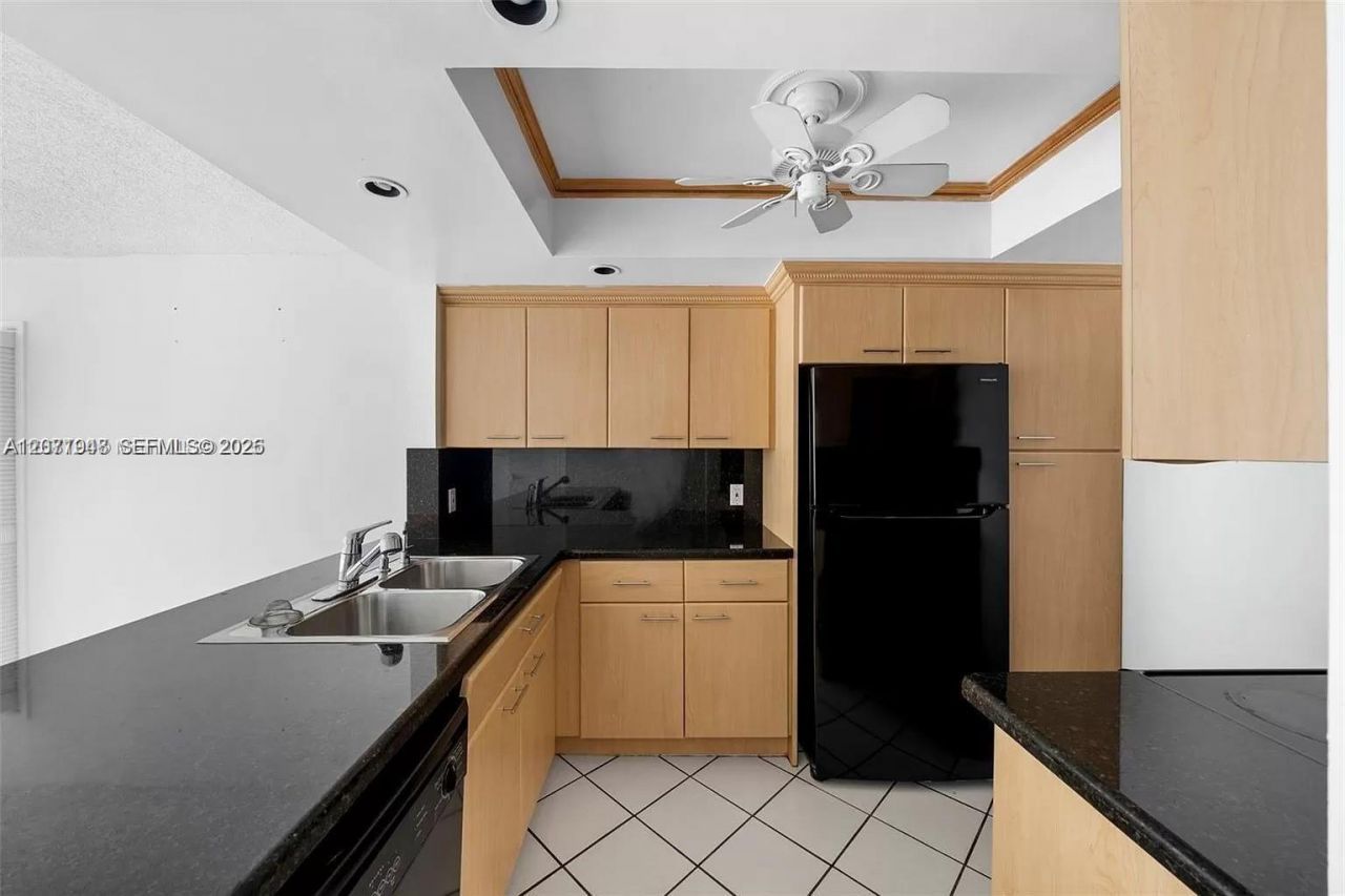 1228 West Ave , Unit 1415, Miami Beach, FL 33139 Photo