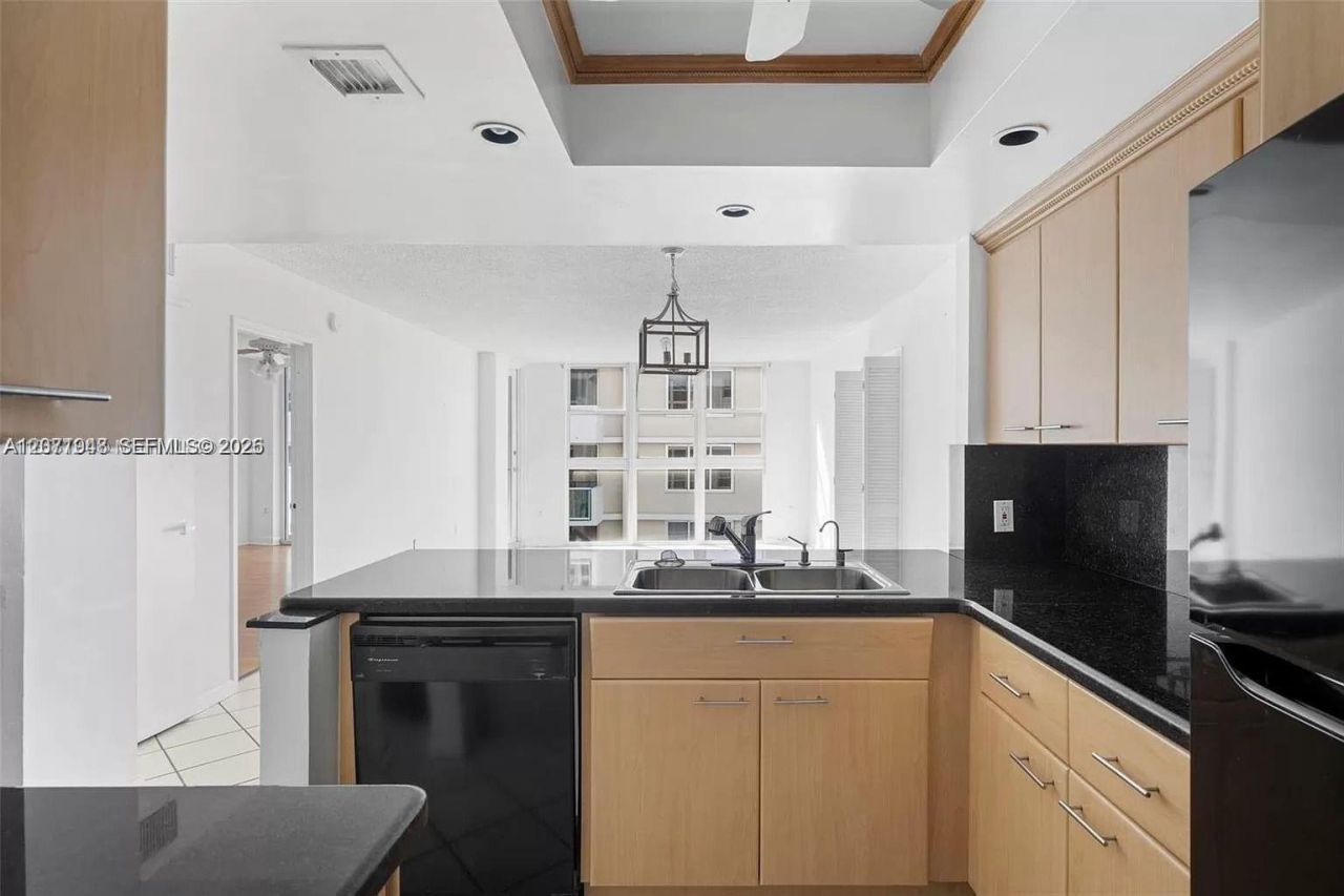 1228 West Ave , Unit 1415, Miami Beach, FL 33139 Photo