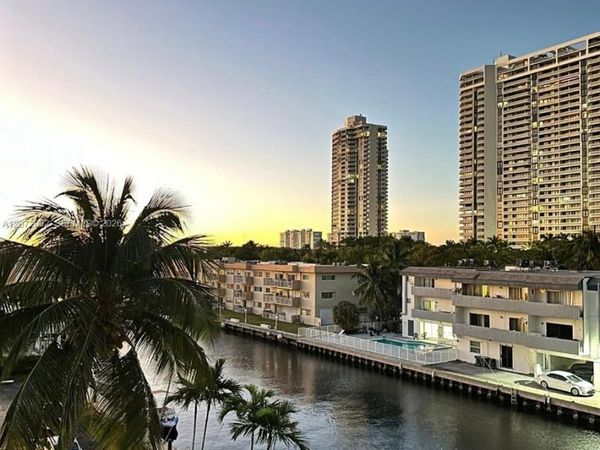 3601 NE 170th St , Unit 409, North Miami Beach, FL 33160