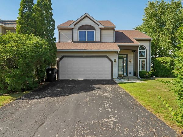 18 W Rosewood Lane , Round Lake Beach, IL 60073
