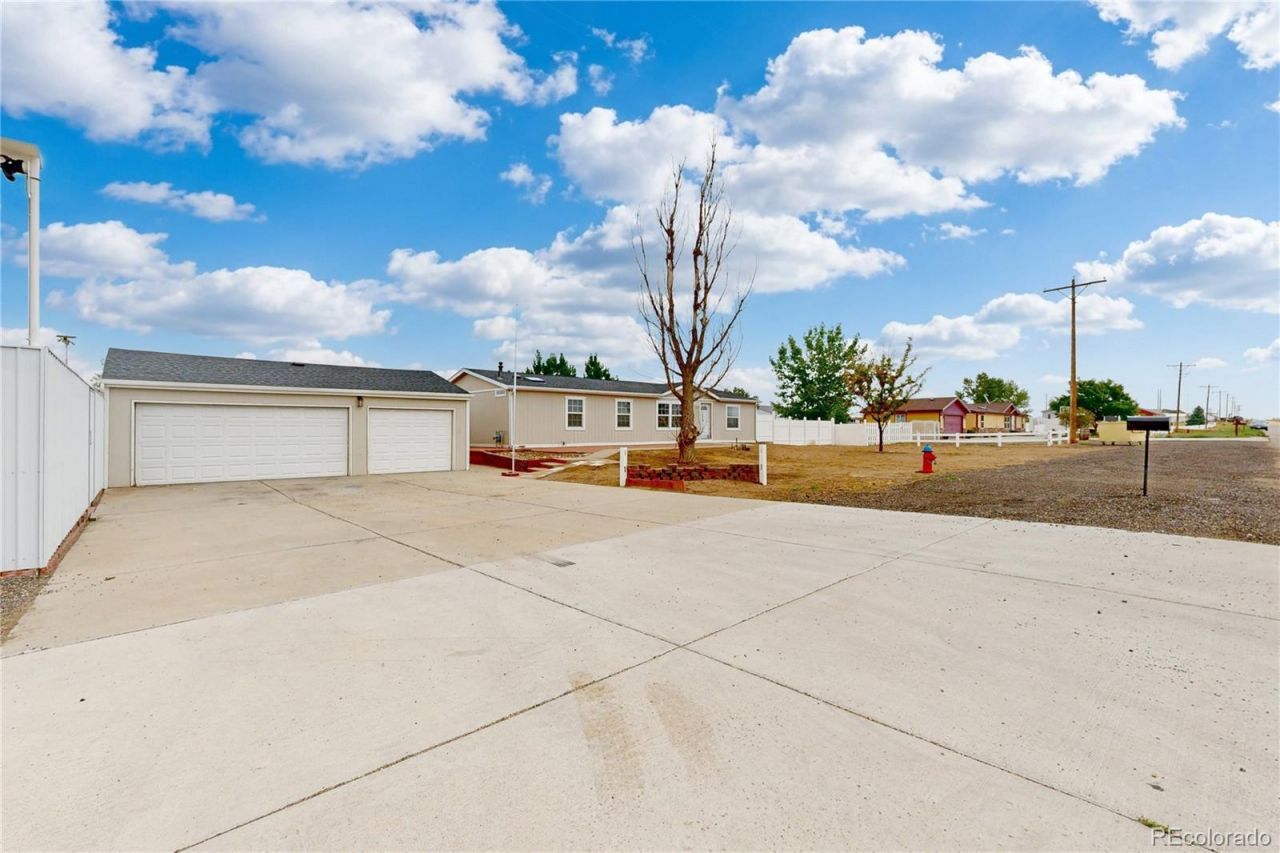 16203 Barley Avenue, Fort Lupton, CO 80621 Main Photo