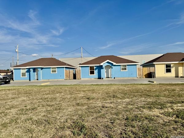 26 LOMA LINDA, Eagle Pass, TX 78852