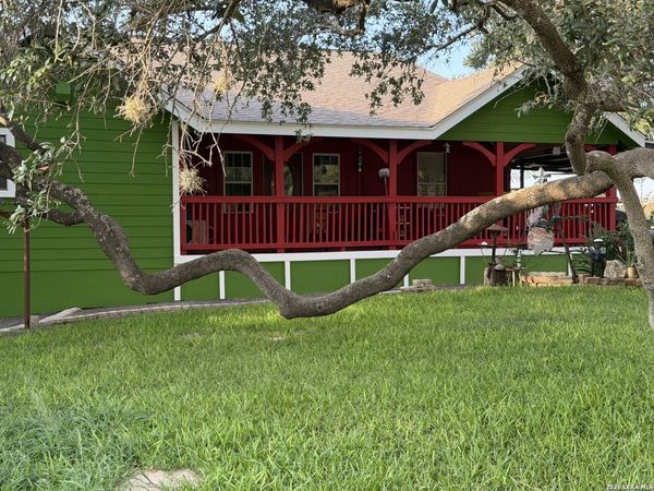 2366 Royal Oaks, Poteet, TX 78065