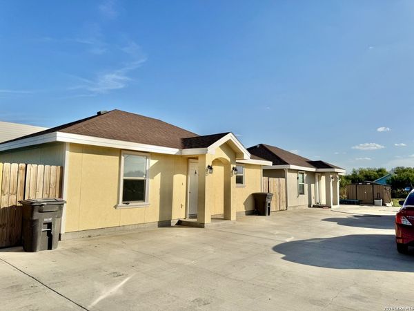 26 LOMA LINDA, Eagle Pass, TX 78852