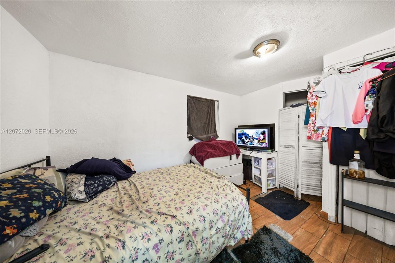 2151 NW 42nd St, Miami, FL 33142 Photo