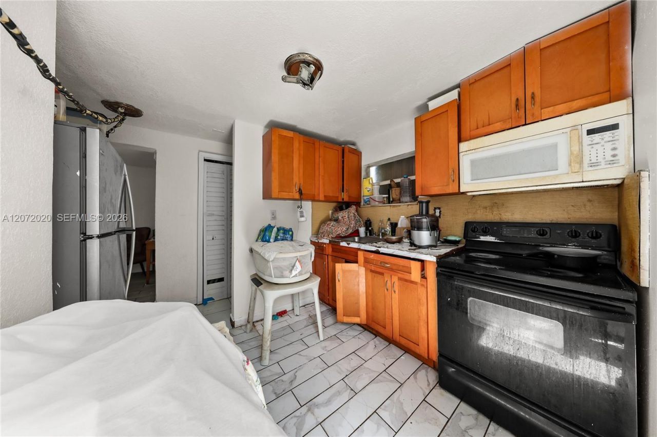 2151 NW 42nd St, Miami, FL 33142 Photo