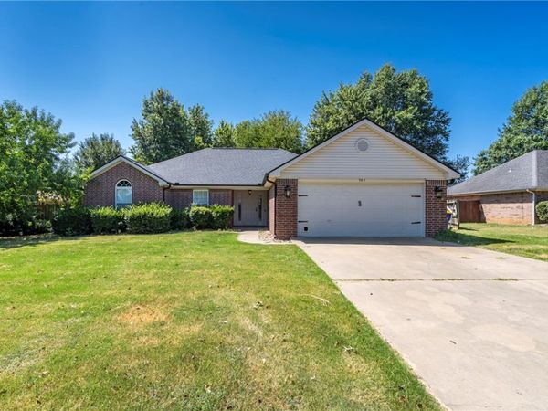 303 Edgehill Avenue , Lowell, AR 72745