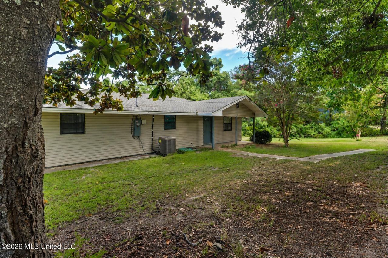 101 Saint Charles Avenue, Long Beach, MS 39560 Main Photo