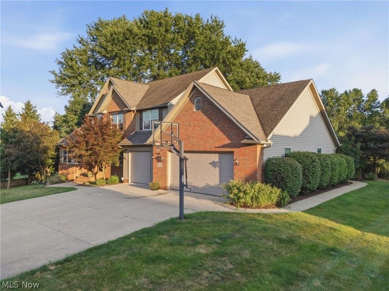 8056 Greenwich Boulevard NW, Massillon, OH 44646 Photo 2