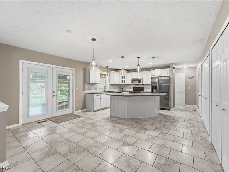 8056 Greenwich Boulevard NW, Massillon, OH 44646 Photo 7