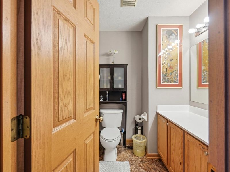 2389 Maple Hedge Way, Columbus, OH 43219 Photo 24