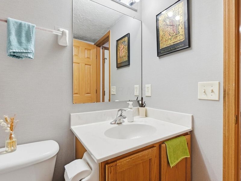 2389 Maple Hedge Way, Columbus, OH 43219 Photo 26