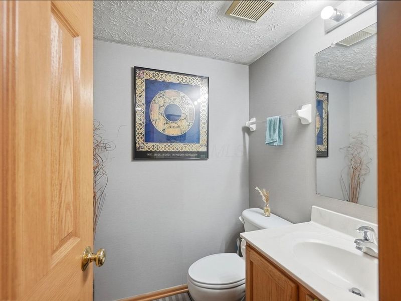 2389 Maple Hedge Way, Columbus, OH 43219 Photo 29