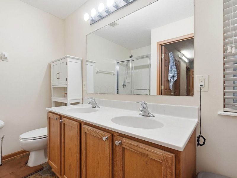 2389 Maple Hedge Way, Columbus, OH 43219 Photo 34