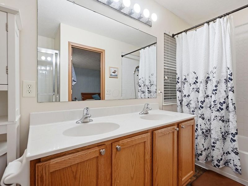 2389 Maple Hedge Way, Columbus, OH 43219 Photo 35