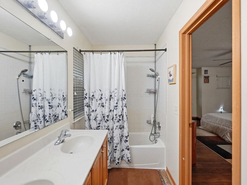 2389 Maple Hedge Way, Columbus, OH 43219 Photo 36