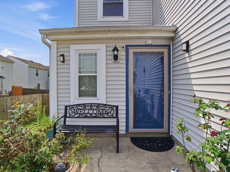 2389 Maple Hedge Way, Columbus, OH 43219 Photo 4