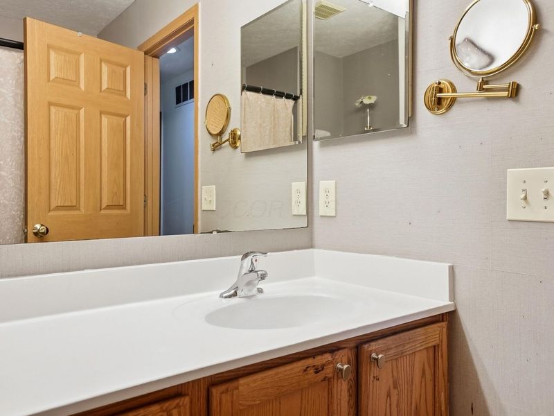 2389 Maple Hedge Way, Columbus, OH 43219 Photo 44
