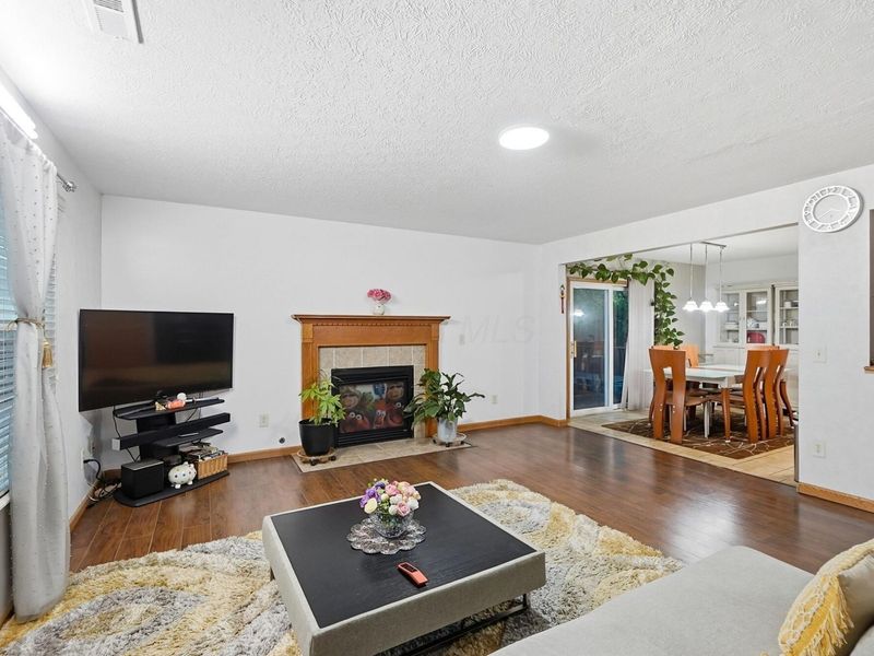 2389 Maple Hedge Way, Columbus, OH 43219 Photo 8