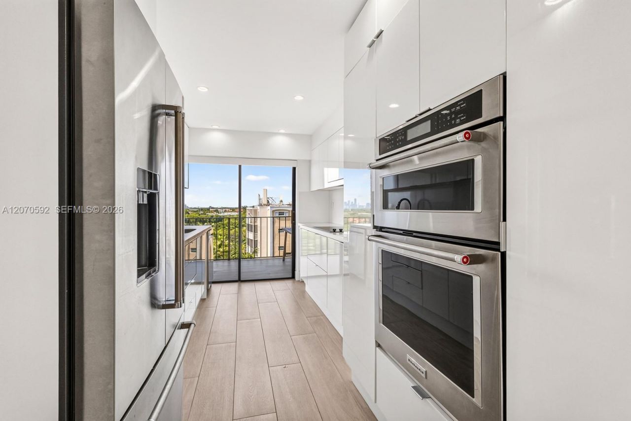 575 Crandon Blvd, Unit 801, Key Biscayne, FL 33149 Photo