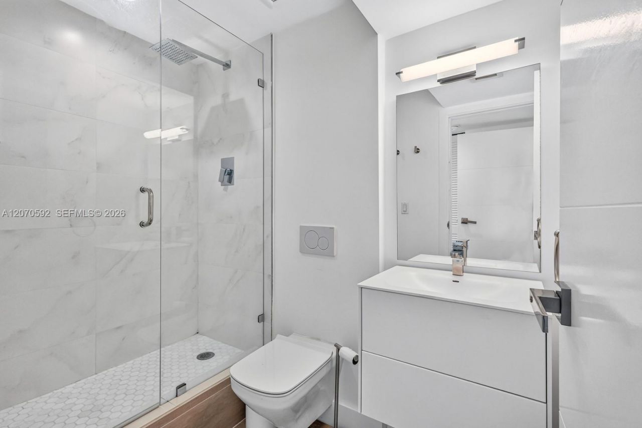575 Crandon Blvd, Unit 801, Key Biscayne, FL 33149 Photo