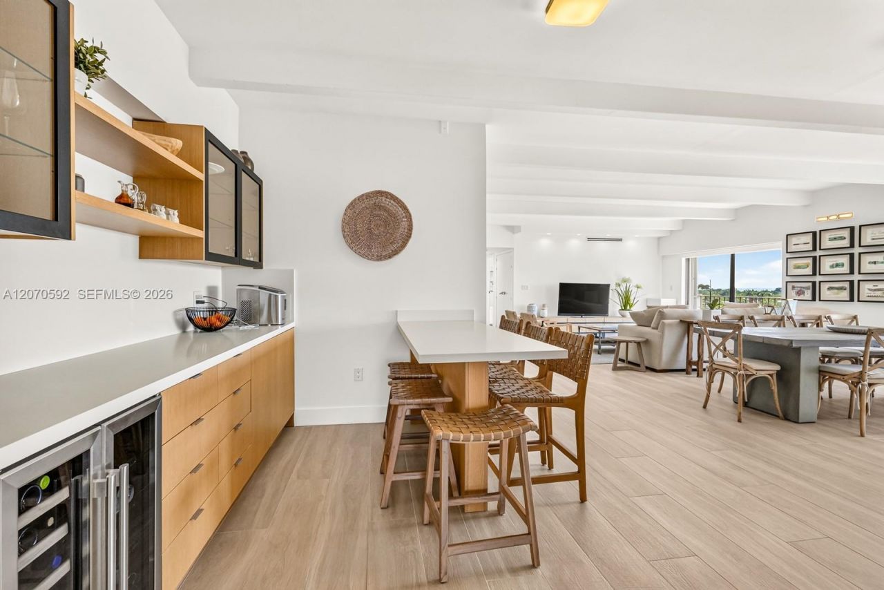 575 Crandon Blvd, Unit 801, Key Biscayne, FL 33149 Photo