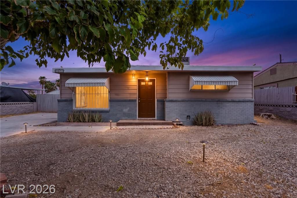 1615 Eastwood Drive, Las Vegas, NV 89104 Main Photo