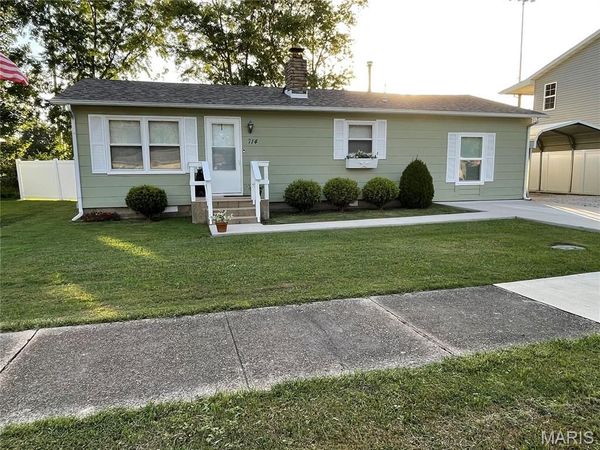 714 S Bond Street , Cuba, MO 65453