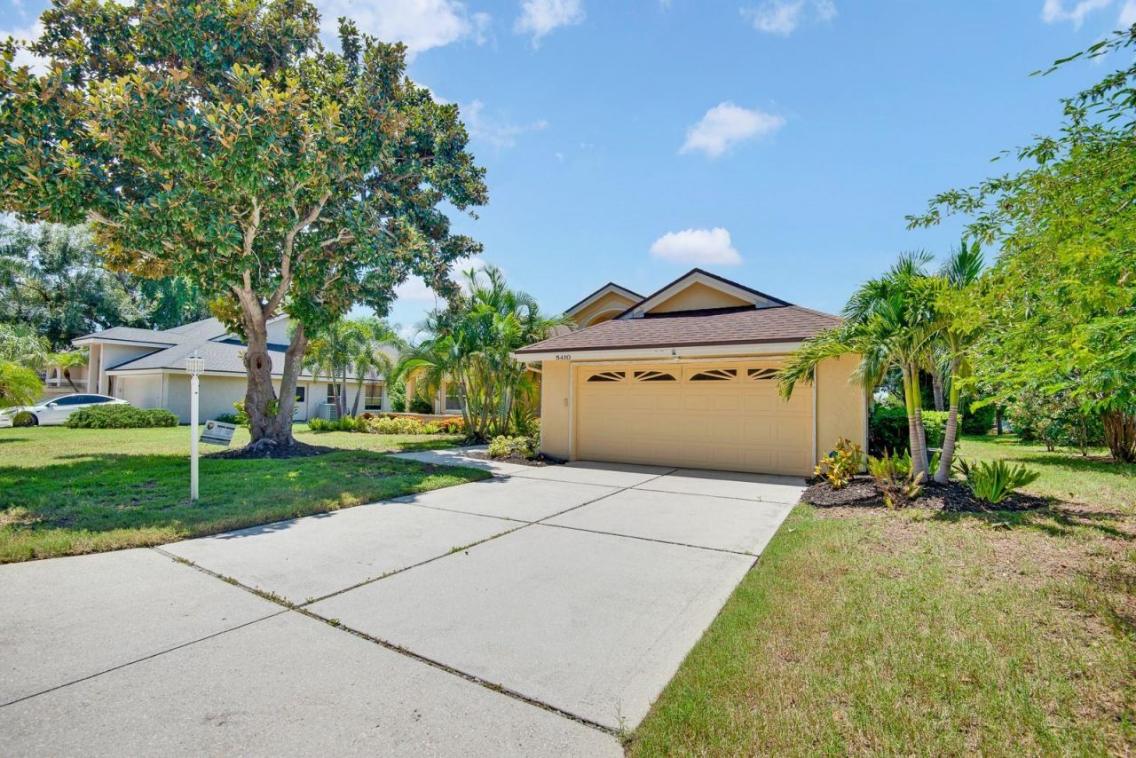 5410 61st St E, Bradenton, FL 34203 Photo