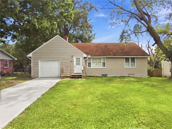 2307 NE 37th Terrace, Kansas City, MO 64116