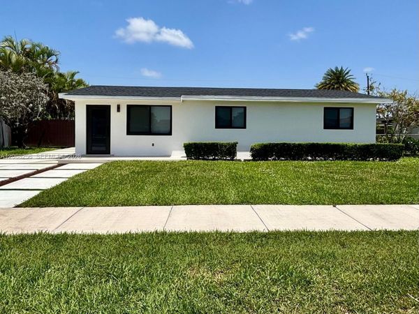 10821 SW 63rd St , Miami, FL 33173