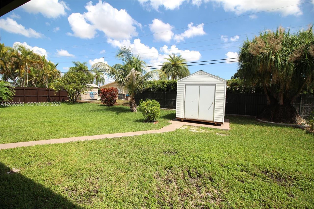 10821 SW 63rd St , Miami, FL 33173 Photo