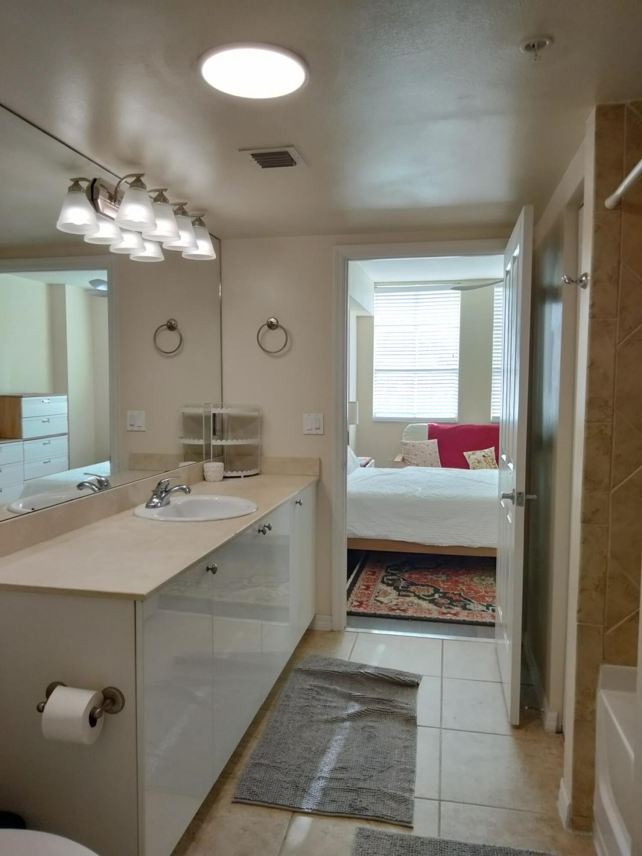600 S Dixie Highway, Unit 723, West Palm Beach, FL 33401 Photo