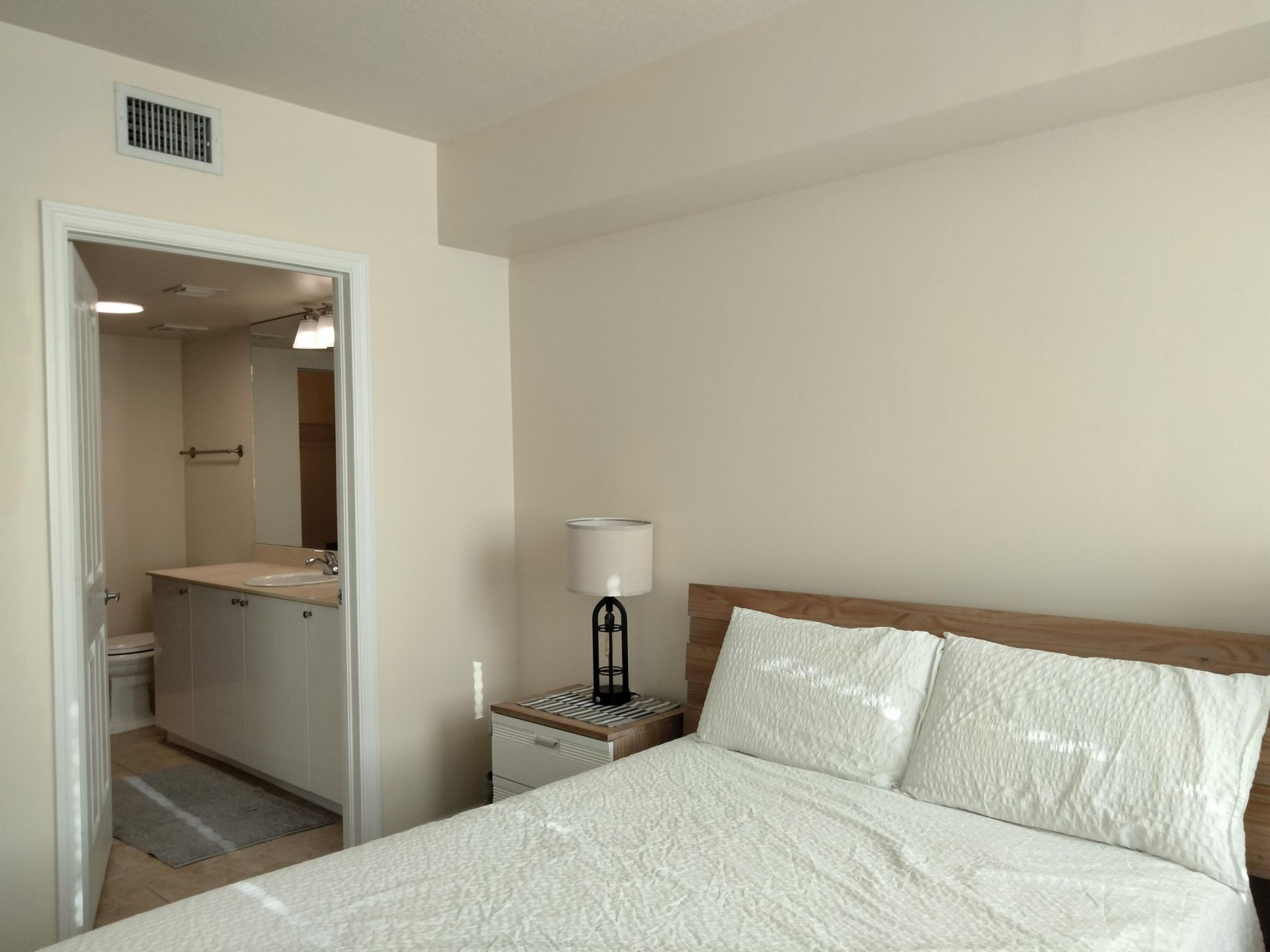 600 S Dixie Highway, Unit 723, West Palm Beach, FL 33401 Photo