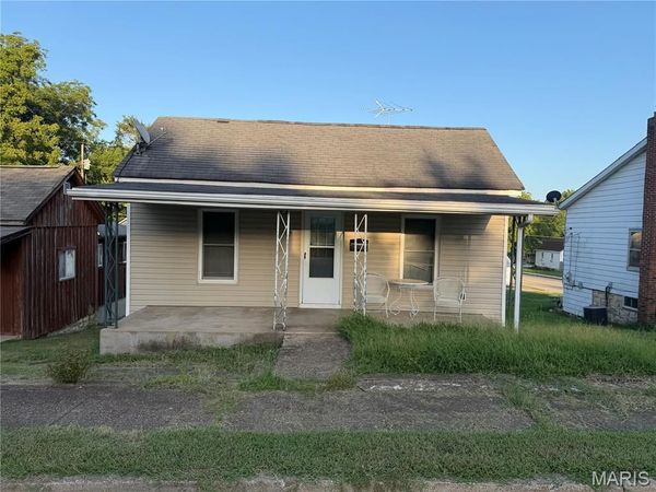 717 S 4th Street , De Soto, MO 63020