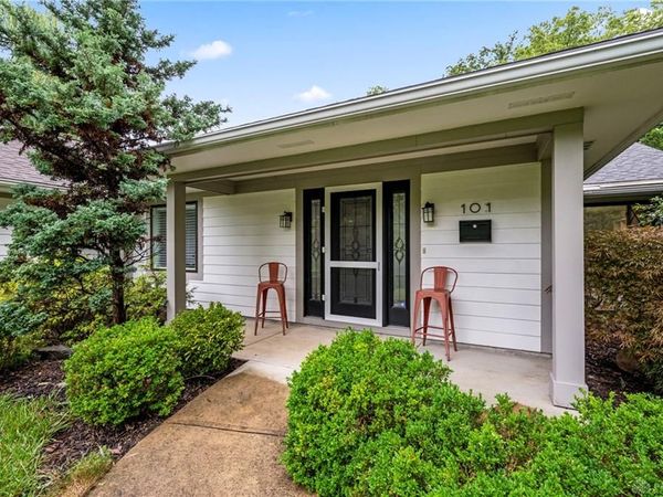 101 Thruston Boulevard, Oakwood, OH 45409