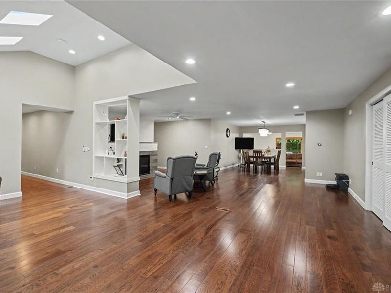 101 Thruston Boulevard, Oakwood, OH 45409 Photo 2