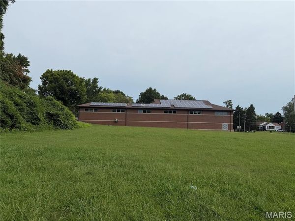 1011 Jennings Station Road , St Louis, MO 63137
