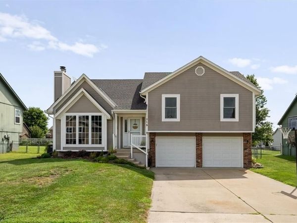 715 Shiloh Drive, Raymore, MO 64083