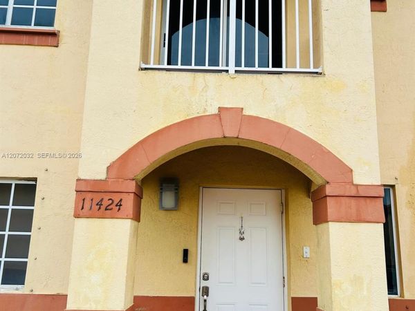 11424 NW 94th Pl , Unit 7, Hialeah Gardens, FL 33018