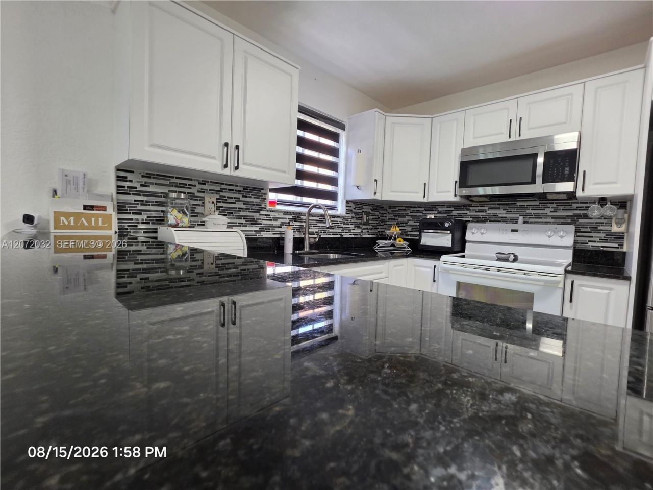 11424 NW 94th Pl , Unit 7, Hialeah Gardens, FL 33018 Photo