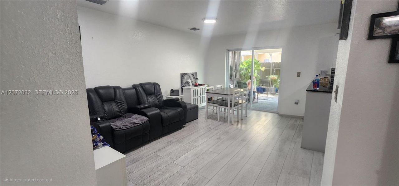 11424 NW 94th Pl , Unit 7, Hialeah Gardens, FL 33018 Photo