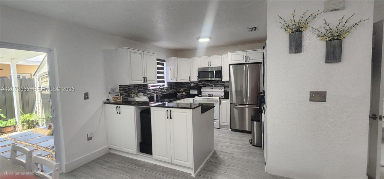 11424 NW 94th Pl , Unit 7, Hialeah Gardens, FL 33018 Photo