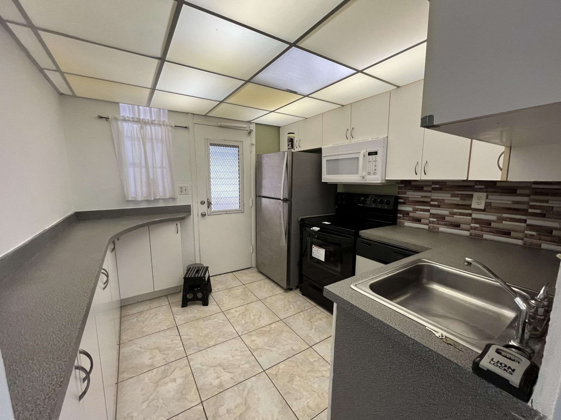 2930 Point East Drive, Unit E203, Aventura, FL 33160 Photo