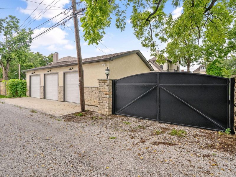367 E Jenkins Avenue, Columbus, OH 43207 Photo 9