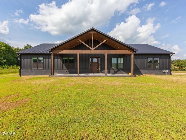 585 Smith Road , Luray, TN 38352