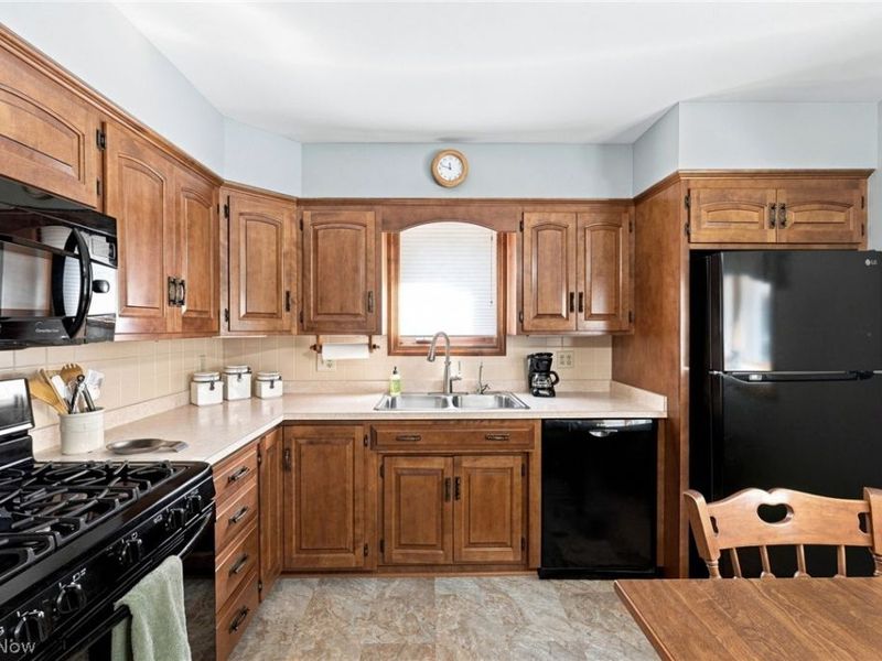 146 Lowrie Boulevard, Northfield, OH 44067 Photo 9