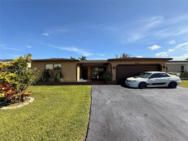 11450 NW 30th Pl, Sunrise, FL 33323