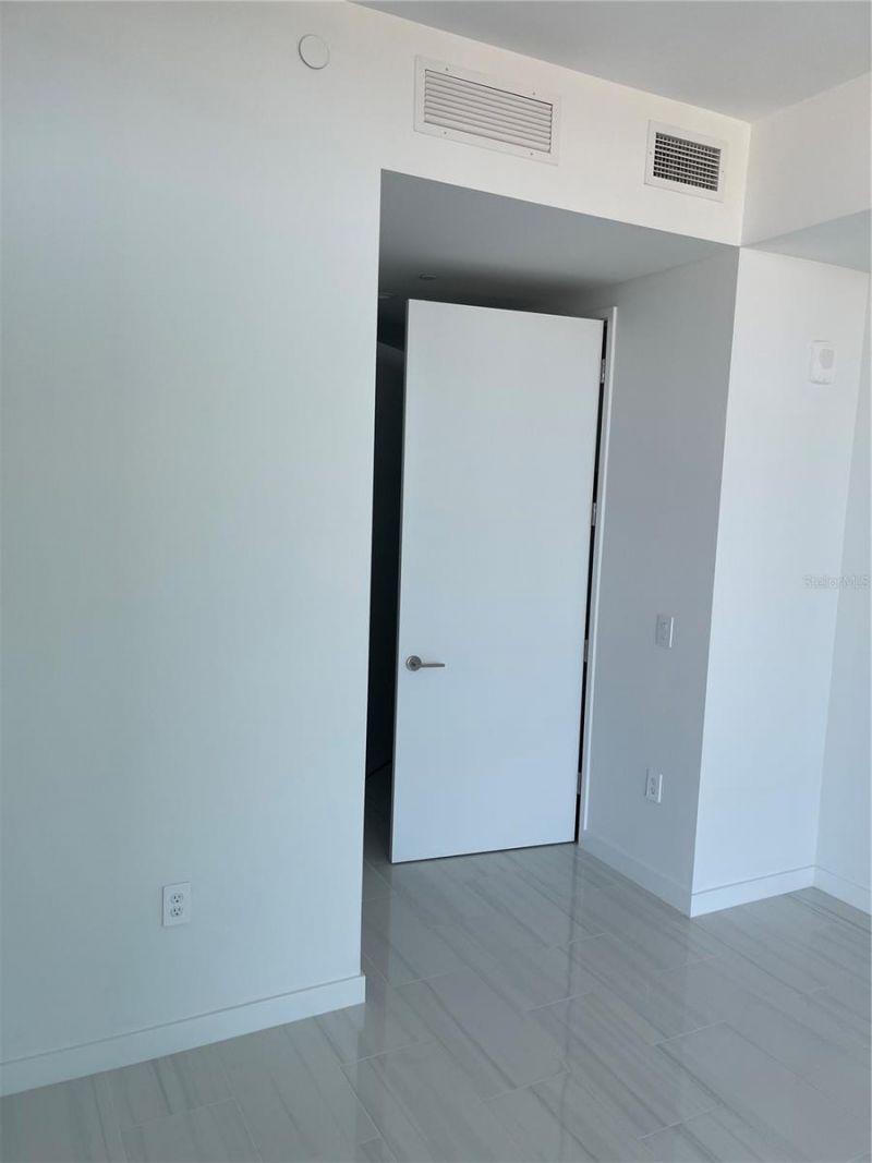 400 Central Avenue , Unit 2708, Saint Petersburg, FL 33701 Photo