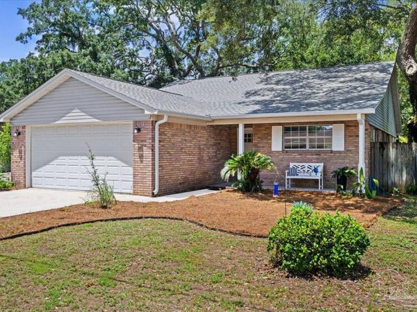 7412 St James Pl, Pensacola, FL 32506